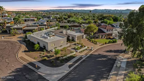 View/Area - 2221 E Nicolet Ave, Phoenix, AZ 85020 photo 1 of 5