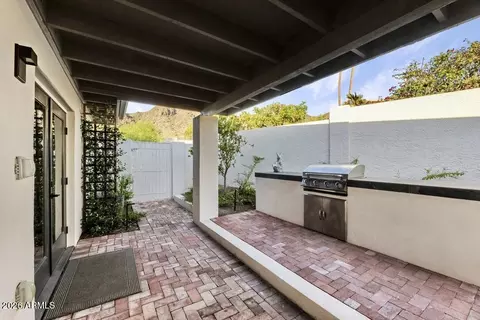Exterior - 2221 E Nicolet Ave, Phoenix, AZ 85020 photo 7 of 10