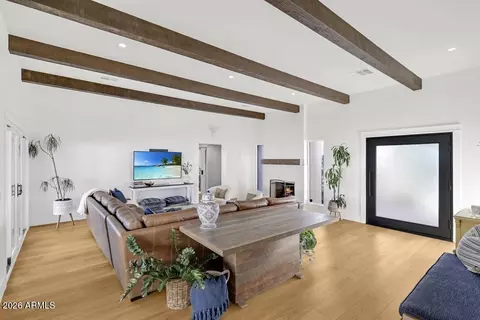 Living - 2221 E Nicolet Ave, Phoenix, AZ 85020 photo 1 of 4