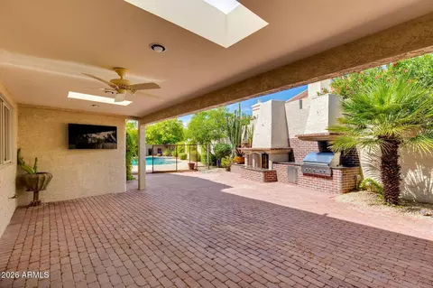 Exterior - 2412 E Solano Dr, Phoenix, AZ 85016 photo 2 of 2