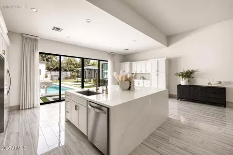 Kitchen - 4219 N 41st Pl, Phoenix, AZ 85018 photo 1 of 3