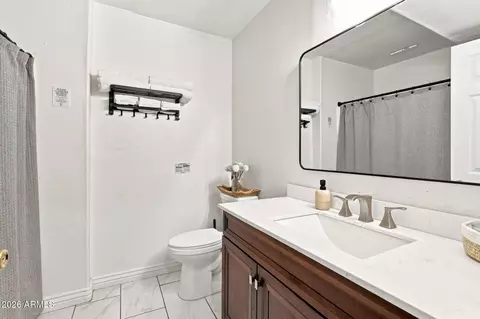 Bath - 6870 W Robbin Ln, Pine, AZ 85544 photo 4 of 5