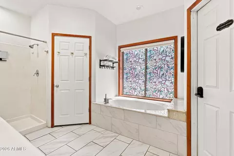 Bath - 6870 W Robbin Ln, Pine, AZ 85544 photo 1 of 5