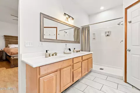 Bath - 6870 W Robbin Ln, Pine, AZ 85544 photo 3 of 5