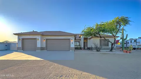 Exterior - 224 E Whiteley St, Apache Junction, AZ 85119 photo 2 of 12