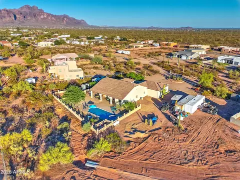 View/Area - 224 E Whiteley St, Apache Junction, AZ 85119 photo 4 of 5