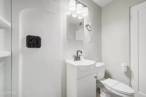 Bath - 6722 N 24th Dr, Phoenix, AZ 85015 photo 2 of 2