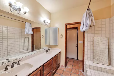 Bath - 1626 E Mallory St, Mesa, AZ 85203 photo 1 of 2