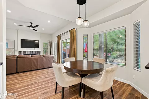 Dining - 4640 E Chisum Trl, Phoenix, AZ 85050 photo 3 of 3