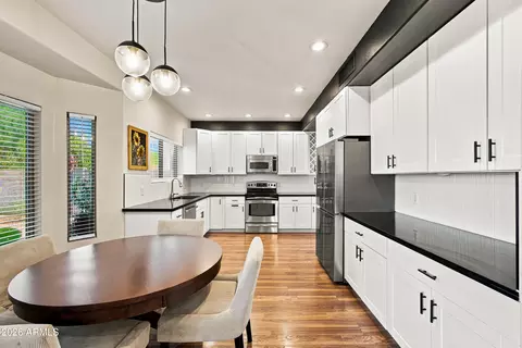 Kitchen - 4640 E Chisum Trl, Phoenix, AZ 85050 photo 2 of 6
