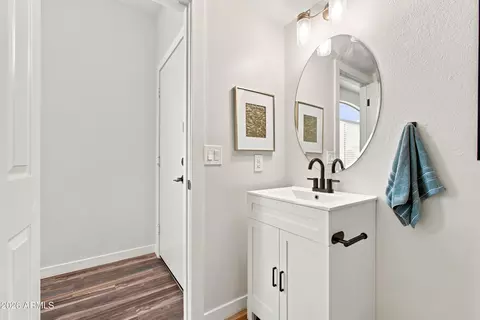 Bath - 4640 E Chisum Trl, Phoenix, AZ 85050 photo 1 of 4