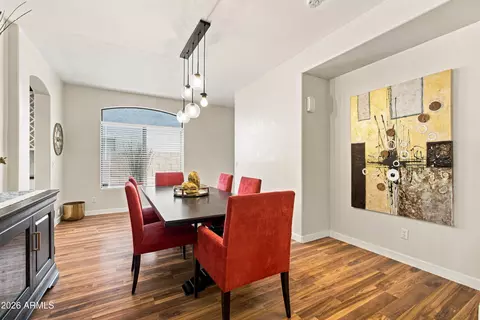 Dining - 4640 E Chisum Trl, Phoenix, AZ 85050 photo 1 of 3