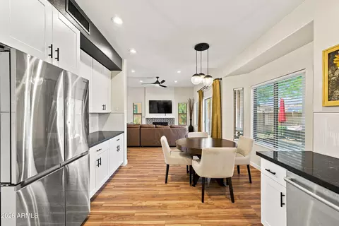 Kitchen - 4640 E Chisum Trl, Phoenix, AZ 85050 photo 6 of 6