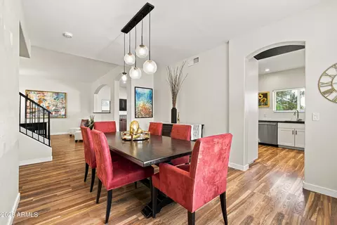Dining - 4640 E Chisum Trl, Phoenix, AZ 85050 photo 2 of 3