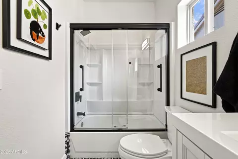 Bath - 4640 E Chisum Trl, Phoenix, AZ 85050 photo 4 of 4