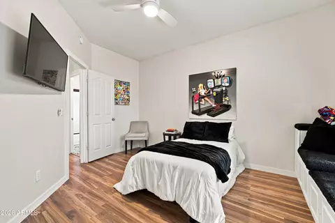 Bedroom - 4640 E Chisum Trl, Phoenix, AZ 85050 photo 6 of 8