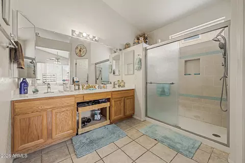 Bath - 7355 E Lobo Ave, Mesa, AZ 85209 photo 1 of 2