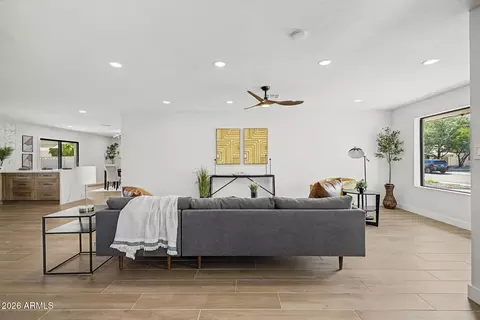 Living - 2822 E Cortez St, Phoenix, AZ 85028 photo 2 of 6