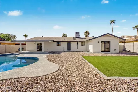 Exterior - 2822 E Cortez St, Phoenix, AZ 85028 photo 5 of 8