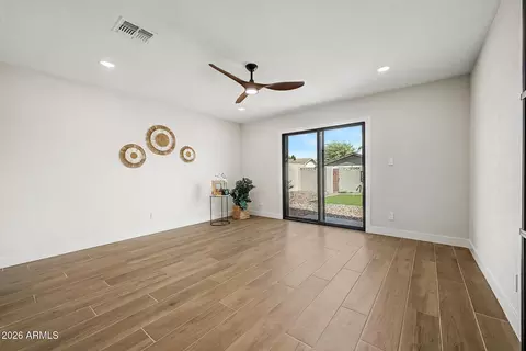 Living - 2822 E Cortez St, Phoenix, AZ 85028 photo 6 of 6