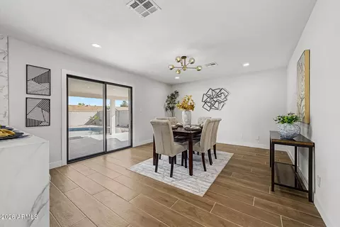 Dining - 2822 E Cortez St, Phoenix, AZ 85028 photo 1 of 3