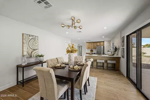 Dining - 2822 E Cortez St, Phoenix, AZ 85028 photo 3 of 3