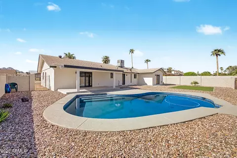 Exterior - 2822 E Cortez St, Phoenix, AZ 85028 photo 7 of 8