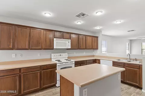 Kitchen - 3742 E Jasper Dr, Gilbert, AZ 85296 photo 3 of 4