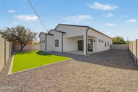 Exterior - 258 E Franklin Ave, Mesa, AZ 85210 photo 3 of 4