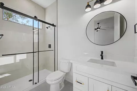Bath - 258 E Franklin Ave, Mesa, AZ 85210 photo 4 of 6