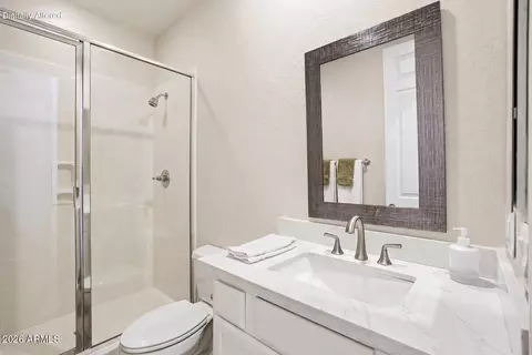 Bath - 3969 E Navigator Ln, Phoenix, AZ 85050 photo 1 of 4