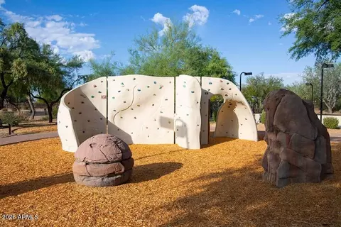 View/Area - 3969 E Navigator Ln, Phoenix, AZ 85050 photo 5 of 7