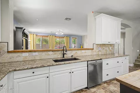 Kitchen - 3265 E Aris Dr, Gilbert, AZ 85298 photo 4 of 4