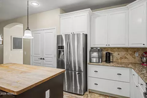 Kitchen - 3265 E Aris Dr, Gilbert, AZ 85298 photo 3 of 4