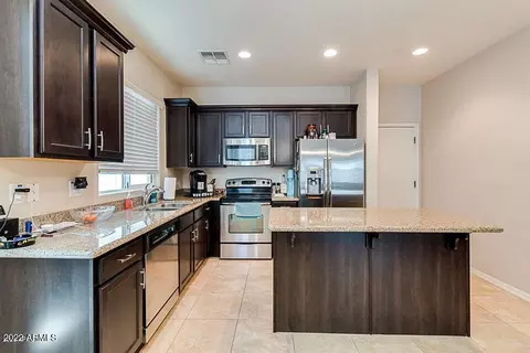 Kitchen - 4072 E Oakland St, Gilbert, AZ 85295 photo 1 of 4