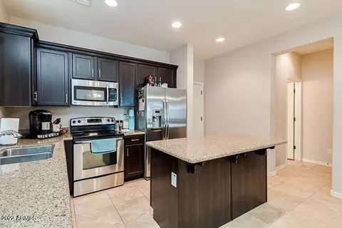 Kitchen - 4072 E Oakland St, Gilbert, AZ 85295 photo 2 of 4