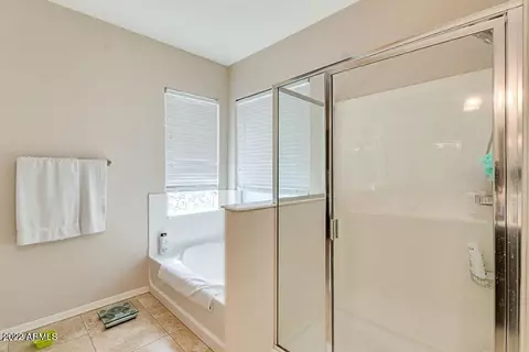 Bath - 4072 E Oakland St, Gilbert, AZ 85295 photo 3 of 4