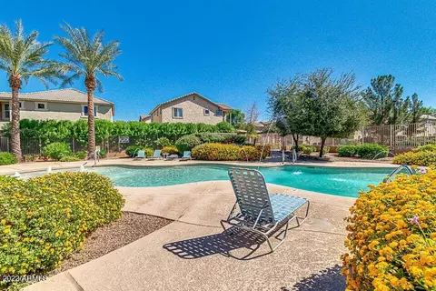 Exterior - 4072 E Oakland St, Gilbert, AZ 85295 photo 5 of 6