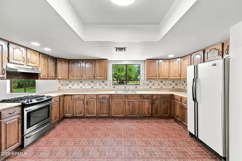 Kitchen - 16205 E Fairview St, Gilbert, AZ 85295 photo 2 of 4