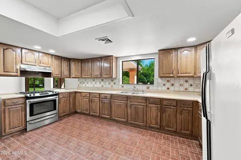 Kitchen - 16205 E Fairview St, Gilbert, AZ 85295 photo 4 of 4