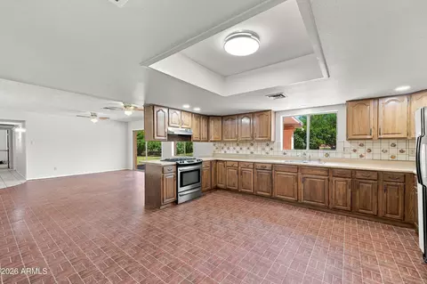 Kitchen - 16205 E Fairview St, Gilbert, AZ 85295 photo 3 of 4