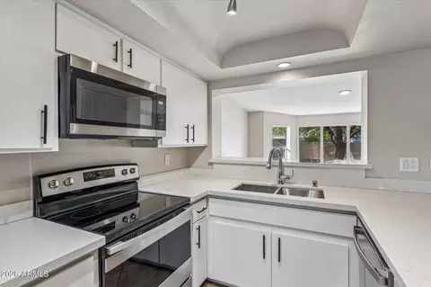 Kitchen - 1861 E Harvard Dr, Tempe, AZ 85283 photo 4 of 5