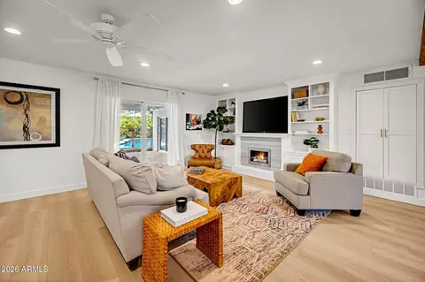 Living - 2020 E State Ave, Phoenix, AZ 85020 photo 1 of 3