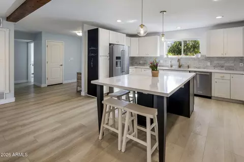 Kitchen - 2020 E State Ave, Phoenix, AZ 85020 photo 2 of 6