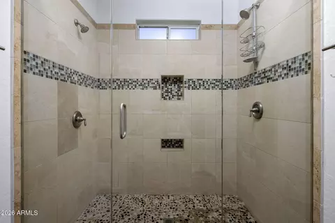 Bath - 2020 E State Ave, Phoenix, AZ 85020 photo 2 of 4