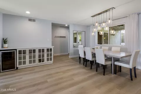 Dining - 2020 E State Ave, Phoenix, AZ 85020 photo 1 of 1