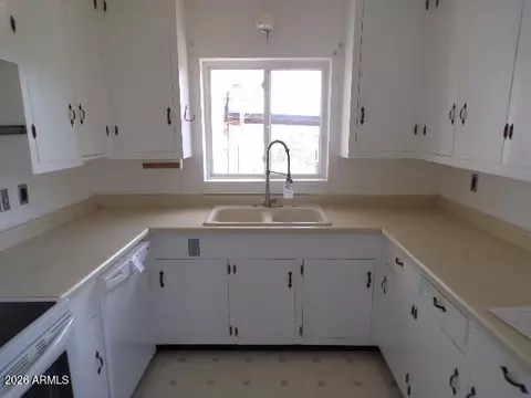 Kitchen - 564 E Noble Dr, Globe, AZ 85501 photo 2 of 3