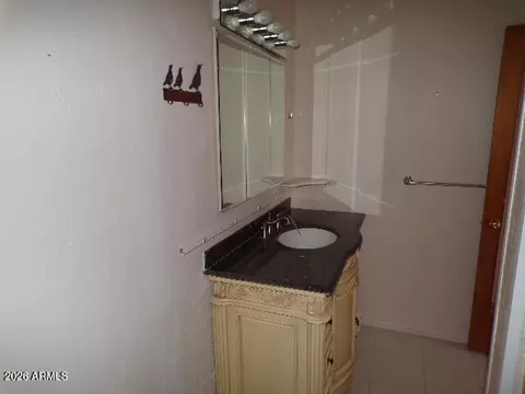 Bath - 564 E Noble Dr, Globe, AZ 85501 photo 1 of 1