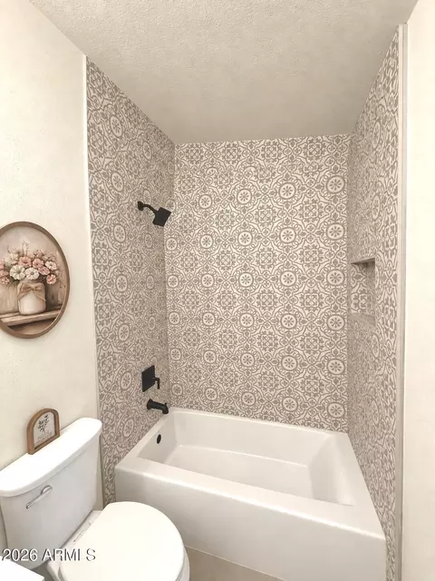 Bath - 2602 E Larkspur Dr, Phoenix, AZ 85032 photo 2 of 3