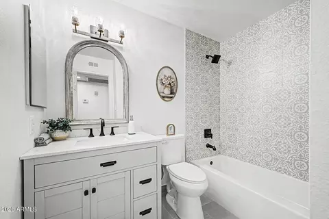 Bath - 2602 E Larkspur Dr, Phoenix, AZ 85032 photo 1 of 2